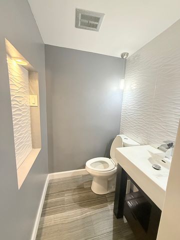 17125 Cregier Avenue, South Holland, IL 60473