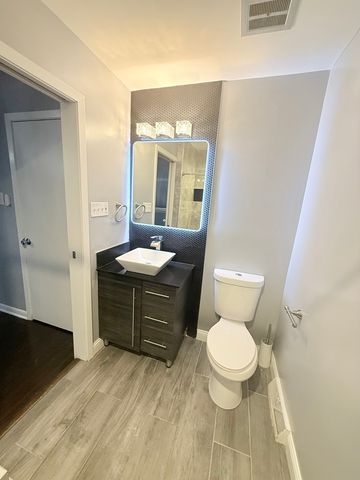 17125 Cregier Avenue, South Holland, IL 60473