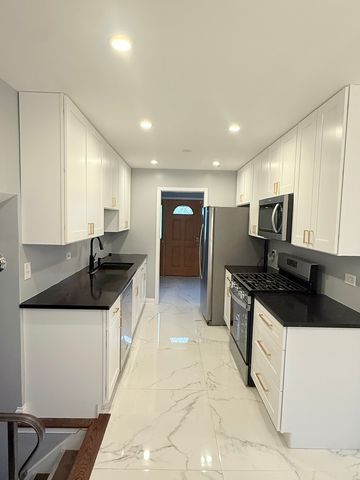 17125 Cregier Avenue, South Holland, IL 60473