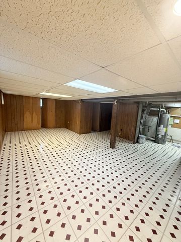 17125 Cregier Avenue, South Holland, IL 60473