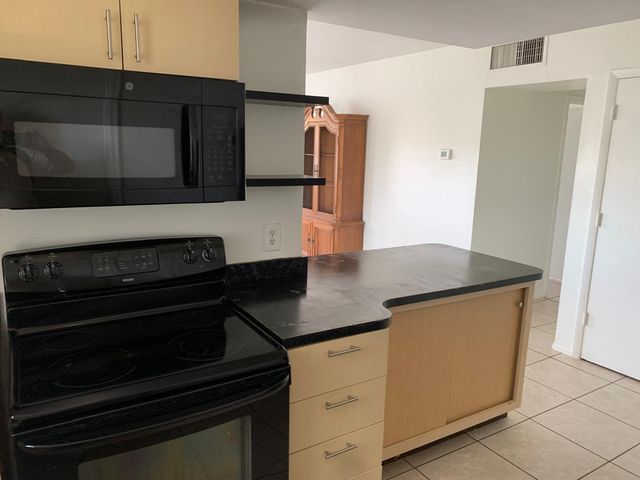 2624 NE 32nd Street 104, Fort Lauderdale, FL 33306
