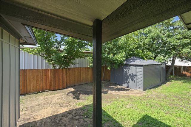 221 16th Street, Grand Prairie, TX 75050