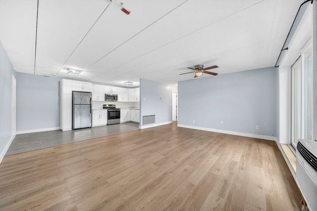 40 High St 205, Dedham, MA 02026