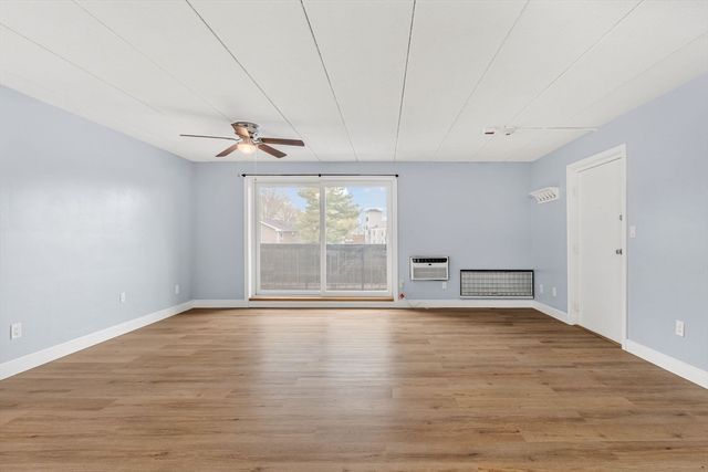 40 High St 205, Dedham, MA 02026