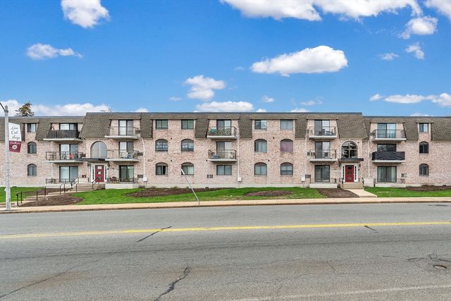 40 High St 205, Dedham, MA 02026