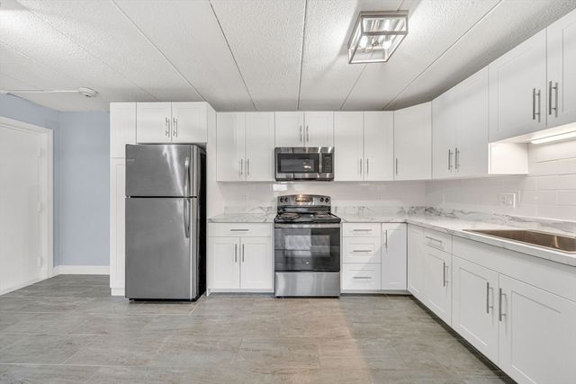 40 High St 205, Dedham, MA 02026