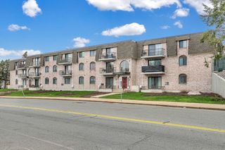 40 High St 205, Dedham, MA 02026