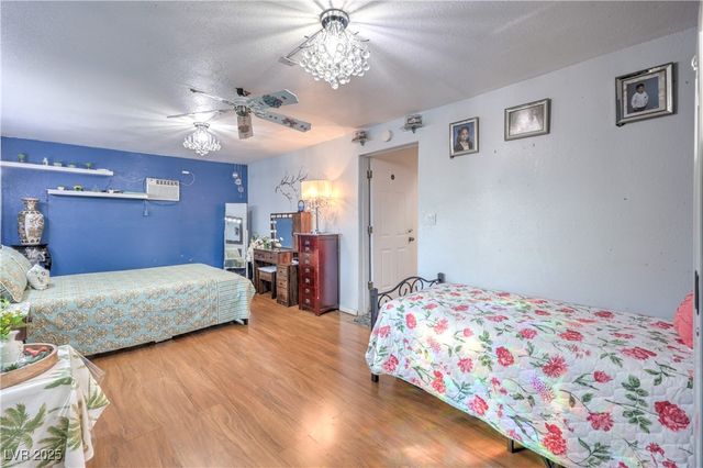 7009 Fenway Avenue, Las Vegas, NV 89147