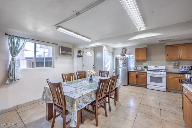 7009 Fenway Avenue, Las Vegas, NV 89147