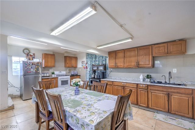 7009 Fenway Avenue, Las Vegas, NV 89147