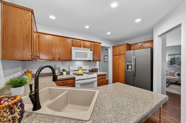 2683 Bethel Way, West Sacramento, CA 95691