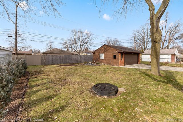 9329 Merriman Road, Livonia, MI 48150