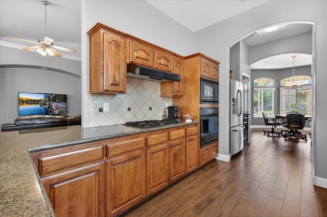 1994 N Cherry Lane, Clovis, CA 93619