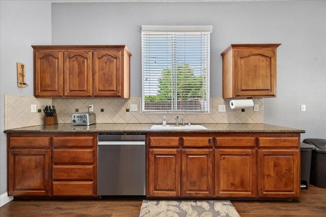 1994 N Cherry Lane, Clovis, CA 93619