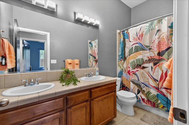 1994 N Cherry Lane, Clovis, CA 93619