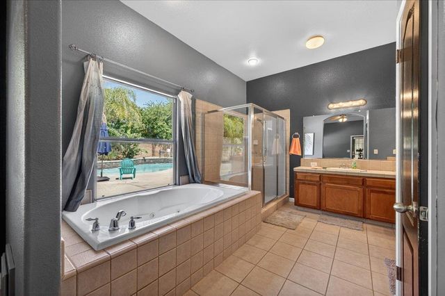 1994 N Cherry Lane, Clovis, CA 93619