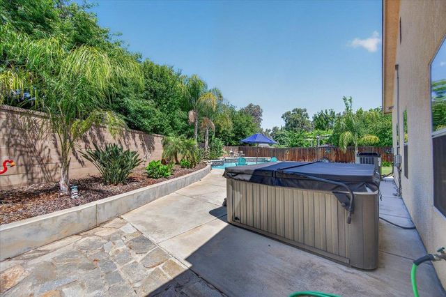 1994 N Cherry Lane, Clovis, CA 93619
