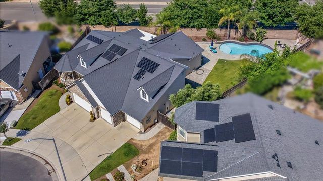 1994 N Cherry Lane, Clovis, CA 93619