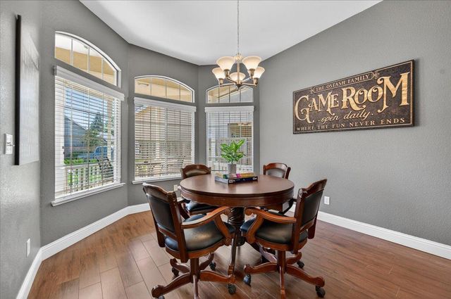 1994 N Cherry Lane, Clovis, CA 93619