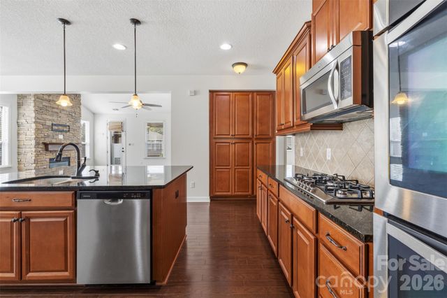 1172 Mckee Farm Lane, Belmont, NC 28012