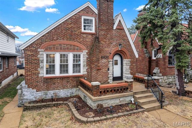 6430 Sutherland Avenue, St Louis, MO 63109