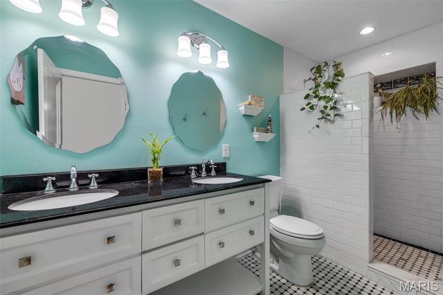 6430 Sutherland Avenue, St Louis, MO 63109