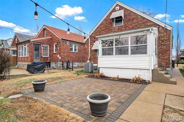 6430 Sutherland Avenue, St Louis, MO 63109