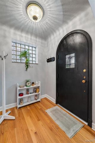 6430 Sutherland Avenue, St Louis, MO 63109