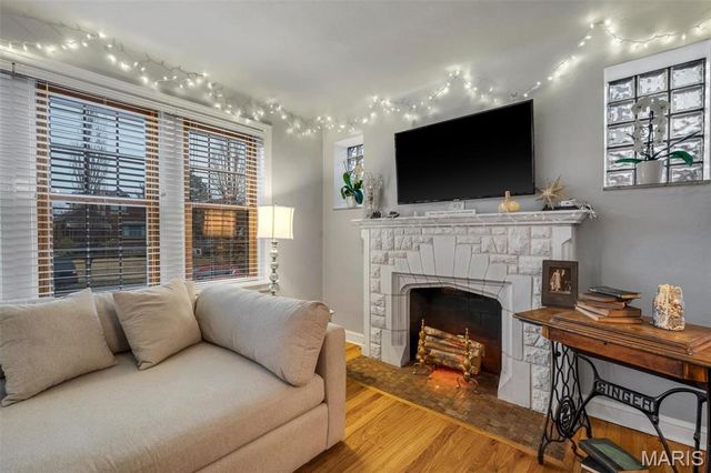 6430 Sutherland Avenue, St Louis, MO 63109