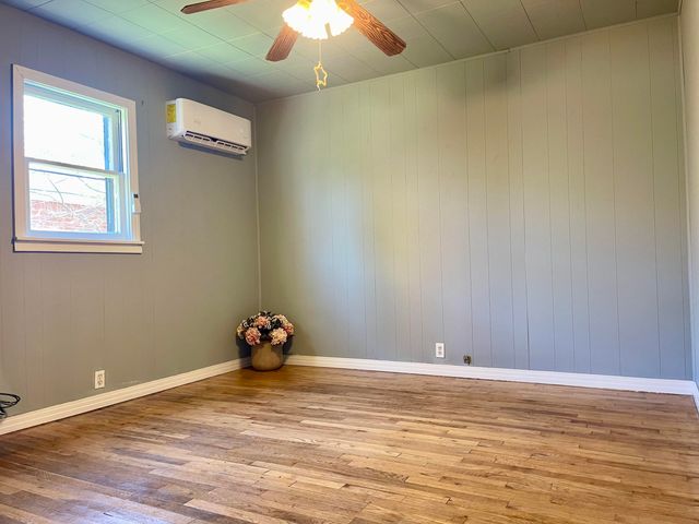 703 N 9th Street Ballinger, Ballinger, TX 76821