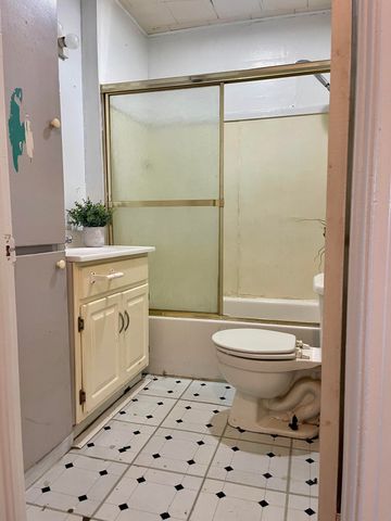 703 N 9th Street Ballinger, Ballinger, TX 76821