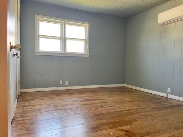 703 N 9th Street Ballinger, Ballinger, TX 76821