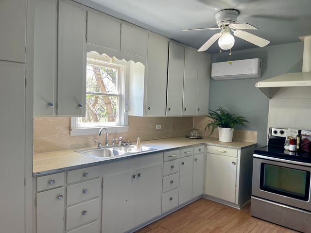 703 N 9th Street Ballinger, Ballinger, TX 76821