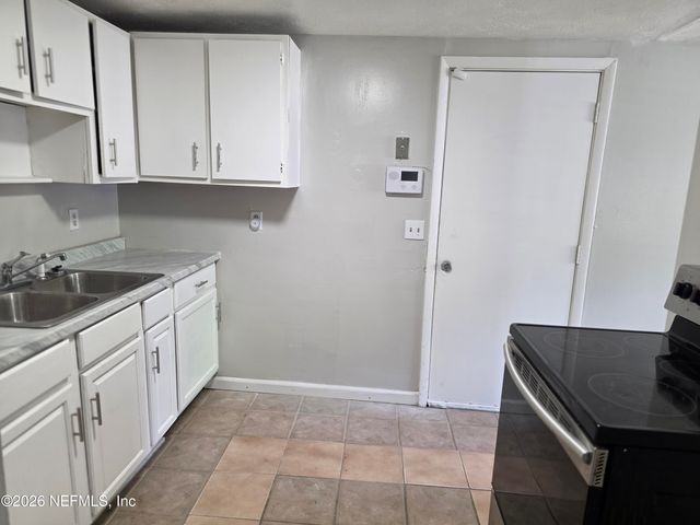 1984 W 3RD Street, Jacksonville, FL 32209