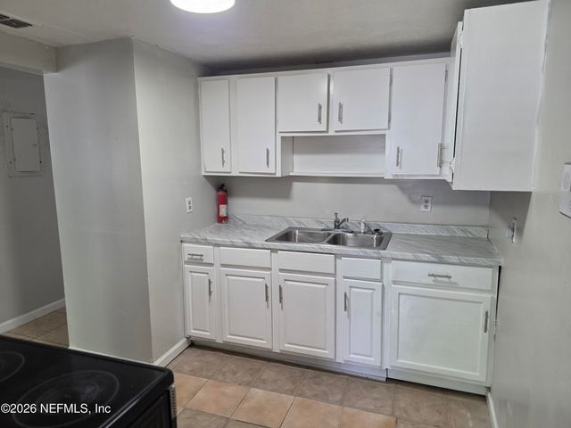 1984 W 3RD Street, Jacksonville, FL 32209