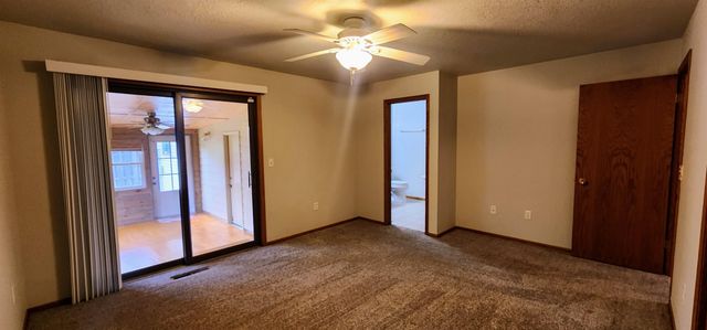 2216 23rd Ave SW, Minot, ND 58701