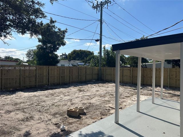 1264 NE 25th Ct, Pompano Beach, FL 33064