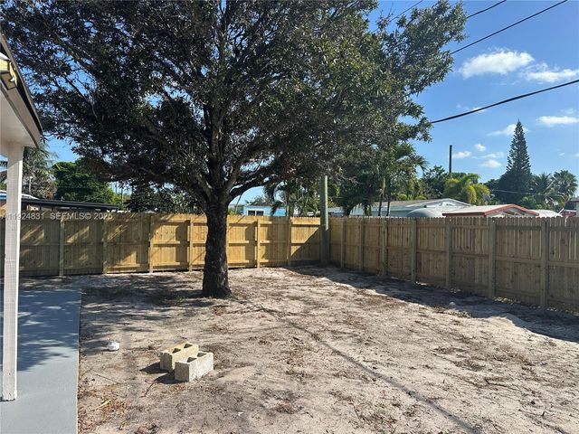 1264 NE 25th Ct, Pompano Beach, FL 33064