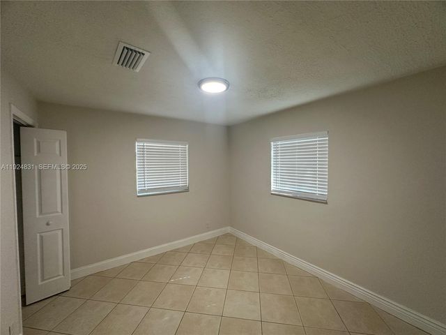 1264 NE 25th Ct, Pompano Beach, FL 33064