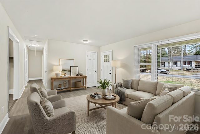 5448 Kinsale Lane, Charlotte, NC 28215