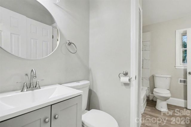 5448 Kinsale Lane, Charlotte, NC 28215