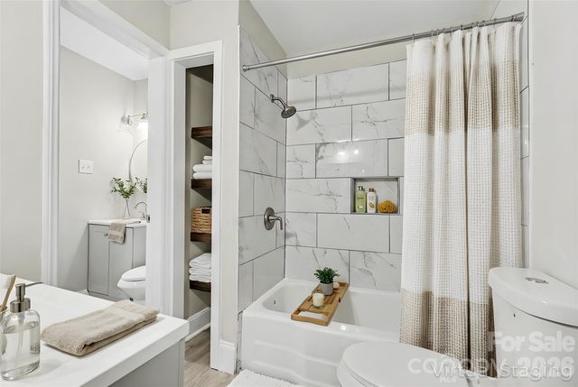 5448 Kinsale Lane, Charlotte, NC 28215