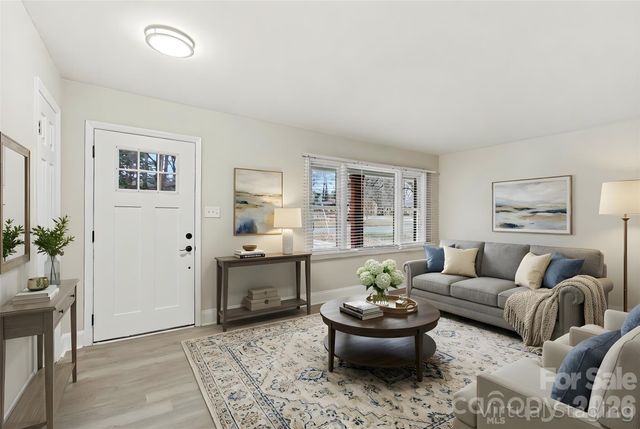 5448 Kinsale Lane, Charlotte, NC 28215