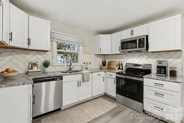 5448 Kinsale Lane, Charlotte, NC 28215