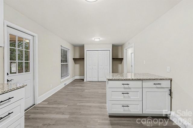 5448 Kinsale Lane, Charlotte, NC 28215