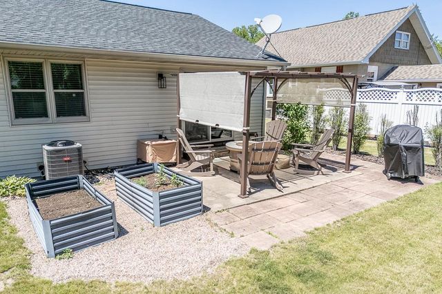 1504 SMITH STREET, New London, WI 54961