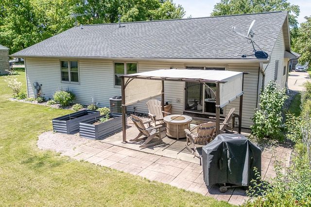 1504 SMITH STREET, New London, WI 54961