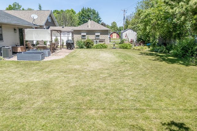 1504 SMITH STREET, New London, WI 54961