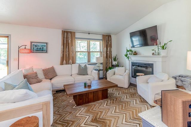 1504 SMITH STREET, New London, WI 54961