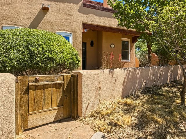 738 Gregory, Santa Fe, NM 87505